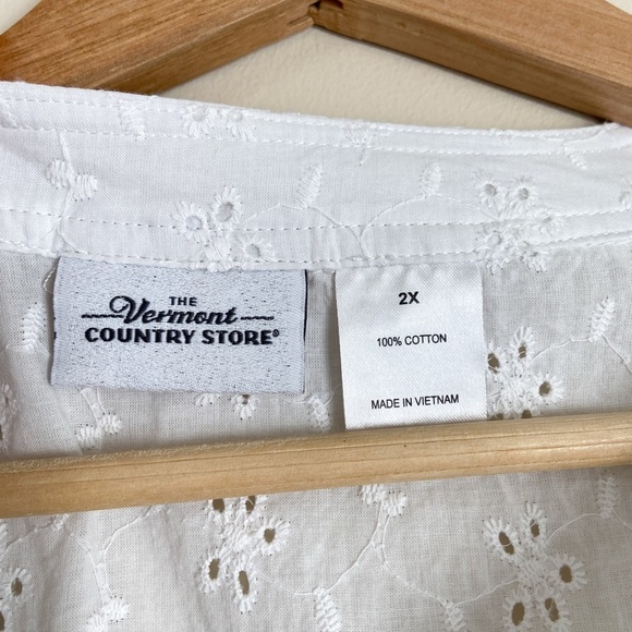 White Eyelet Cottage Button-Up Blouse - Picture 3 of 6